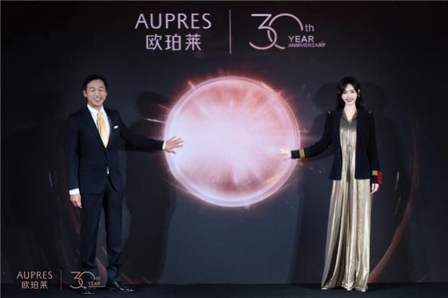 2025年夏日必备：时尚单品的搭配法则