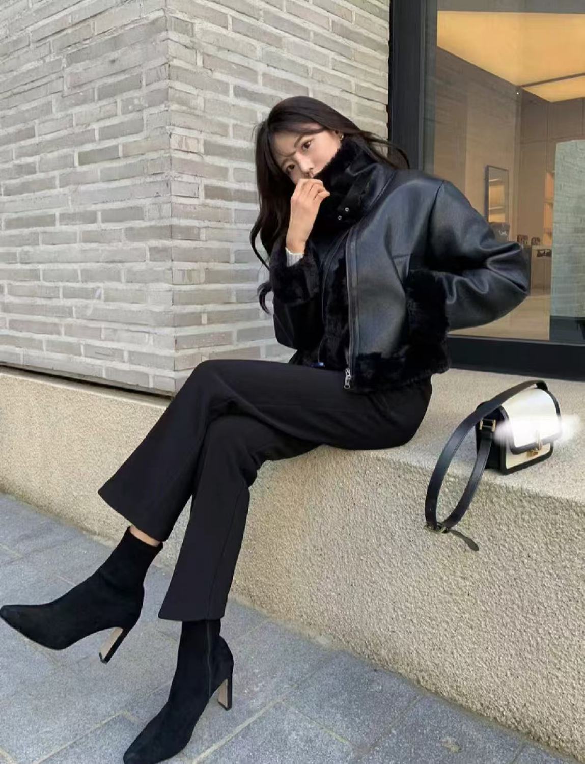 冬季寒潮来袭，如何打造温暖如春的日常服装搭配
