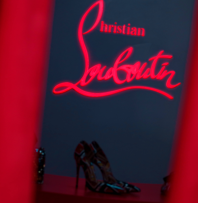 2025年Christian Louboutin七夕：周也与马伯骞浪漫演绎